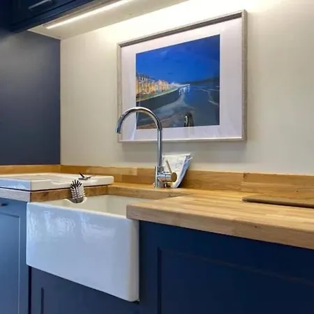 Westreach - A 4 Bedroom, En-suite Sleep 8 Townhouse Dom wakacyjny *