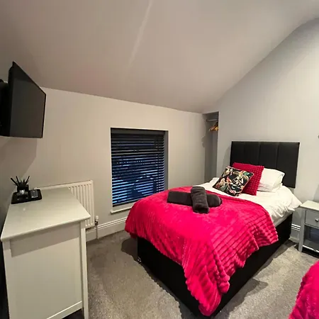 Westreach - A 4 Bedroom, En-suite Sleep 8 Townhouse 法利