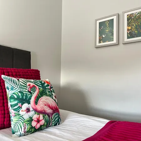 Westreach - A 4 Bedroom, En-suite Sleep 8 Townhouse