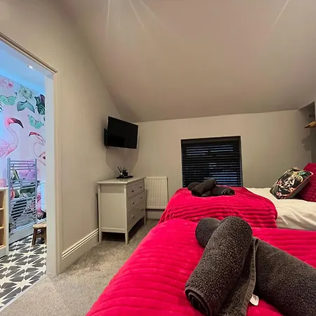 Westreach - A 4 Bedroom, En-suite Sleep 8 Townhouse 度假居