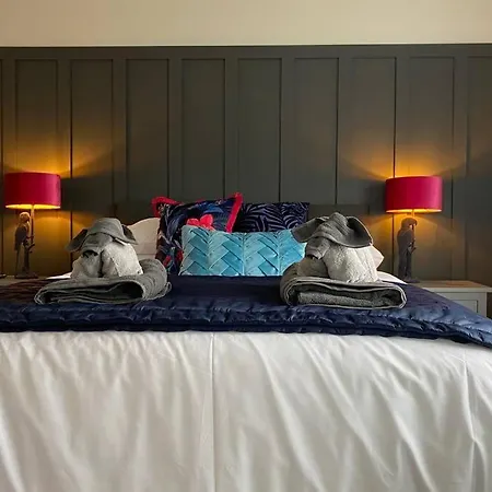 Westreach - A 4 Bedroom, En-suite Sleep 8 Townhouse Semesterbostad *