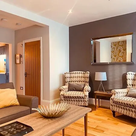 Westreach - A 4 Bedroom, En-suite Sleep 8 Townhouse Semesterbostad