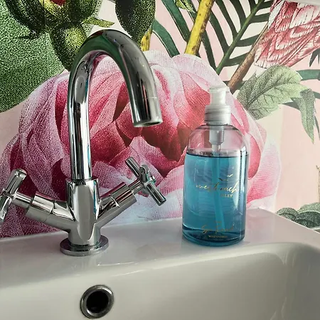 Westreach - A 4 Bedroom, En-suite Sleep 8 Townhouse * Filey