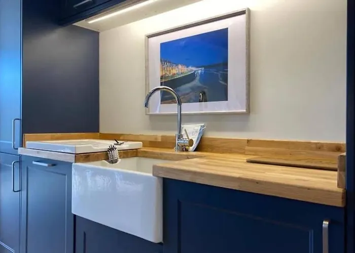 Westreach - A 4 Bedroom, En-suite Sleep 8 Townhouse Holiday home *