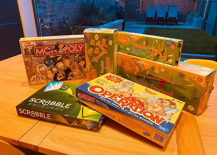 Westreach - A 4 Bedroom, En-suite Sleep 8 Townhouse * Filey