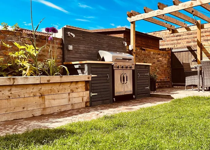 Westreach - A 4 Bedroom, En-suite Sleep 8 Townhouse * Filey