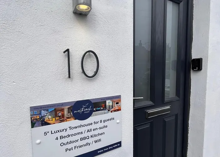 Holiday home Westreach - A 4 Bedroom, En-suite Sleep 8 Townhouse