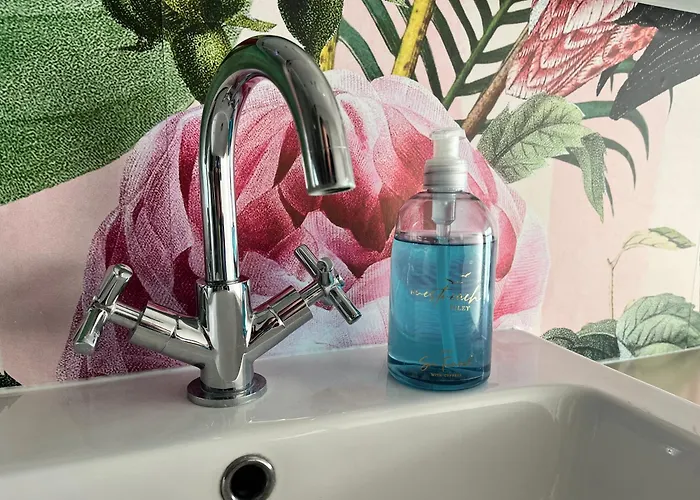 Westreach - A 4 Bedroom, En-suite Sleep 8 Townhouse * Filey