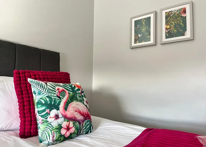 Westreach - A 4 Bedroom, En-suite Sleep 8 Townhouse